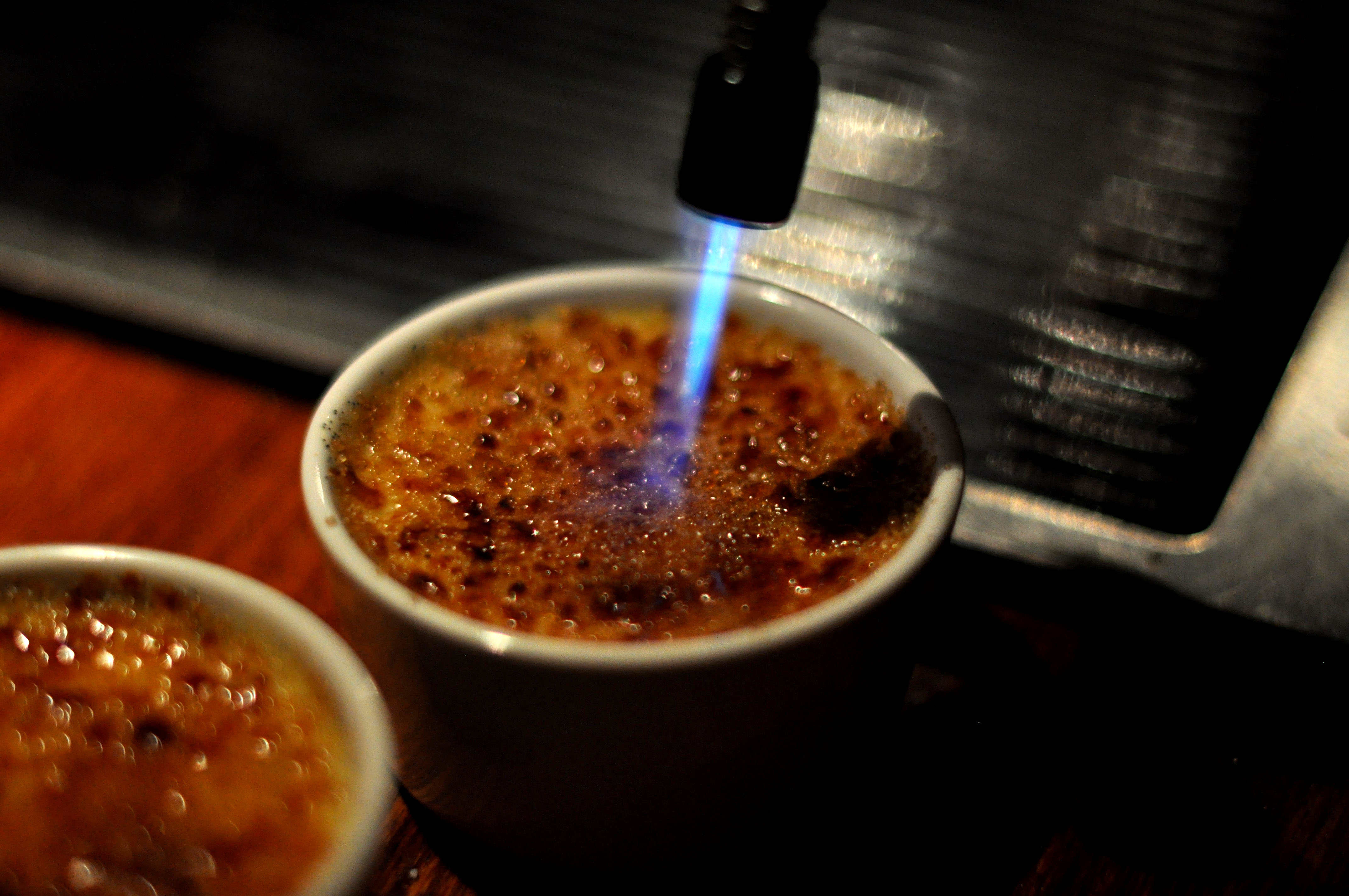 Crème Brûlée Made from Powder Base (Image Credits: Wikimedia)