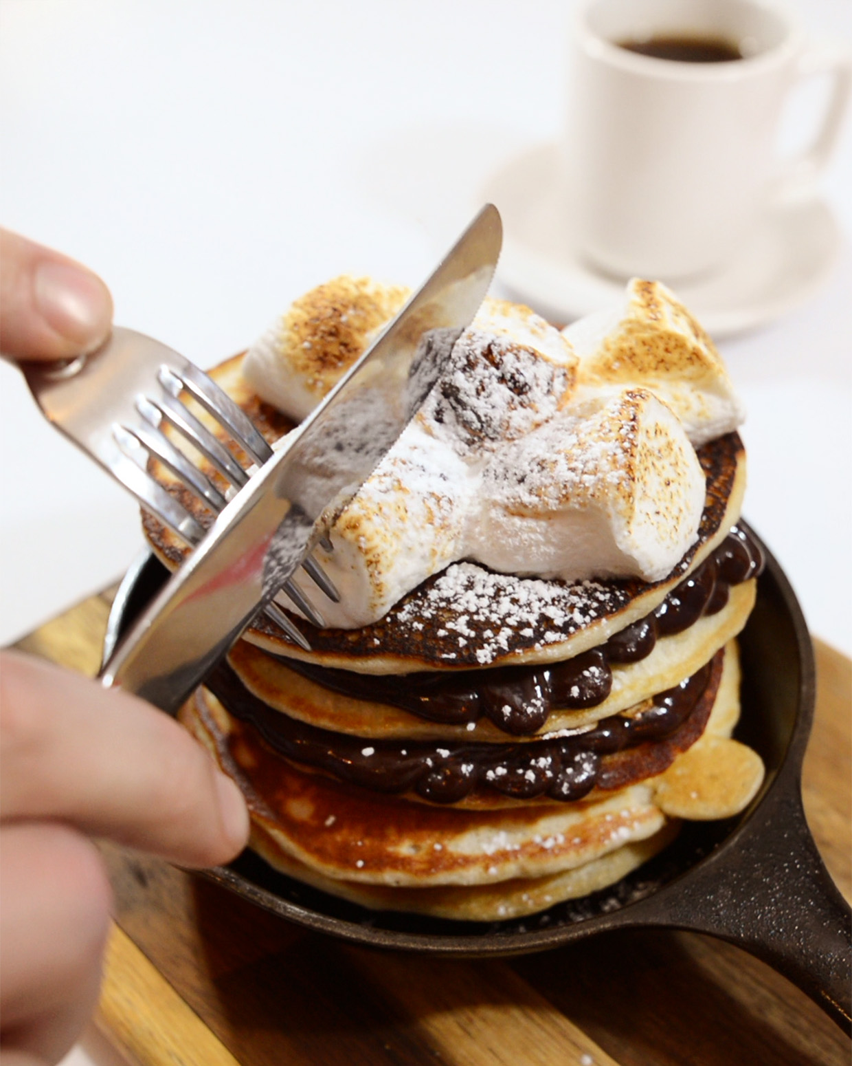 Fluffy Buttermilk Pancakes (image credits: wikimedia)