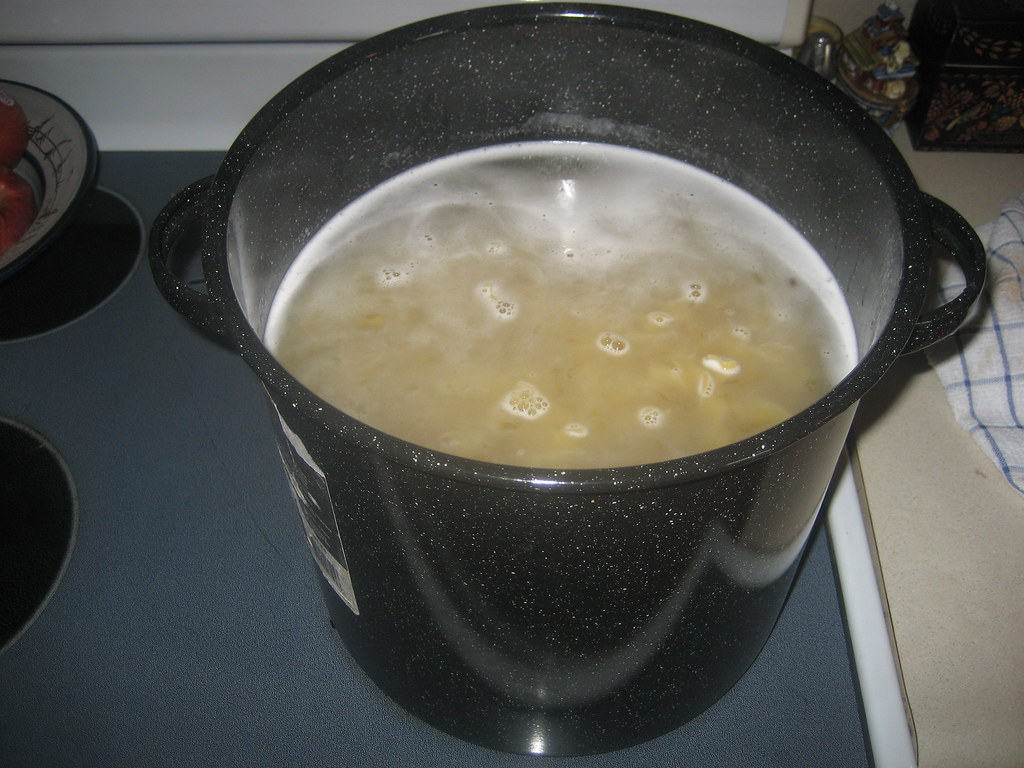 The Perfect Pot Size and Setup (image credits: flickr)