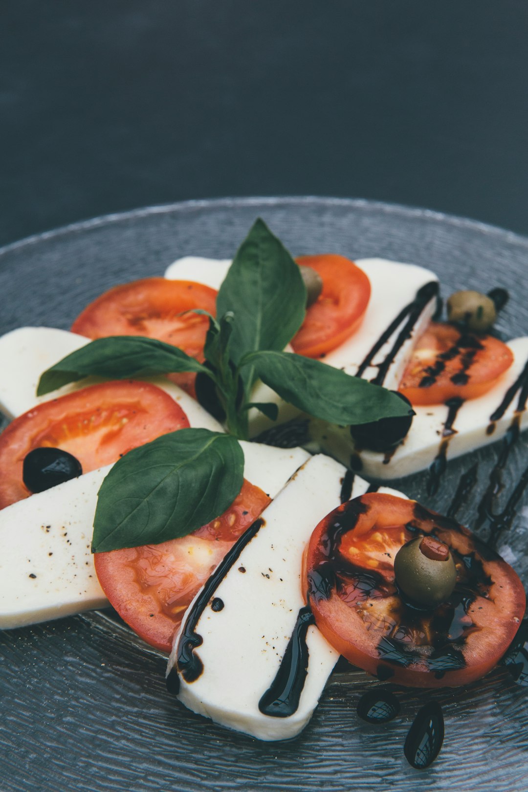 5. Super-Quick Caprese Salad (image credits: unsplash)