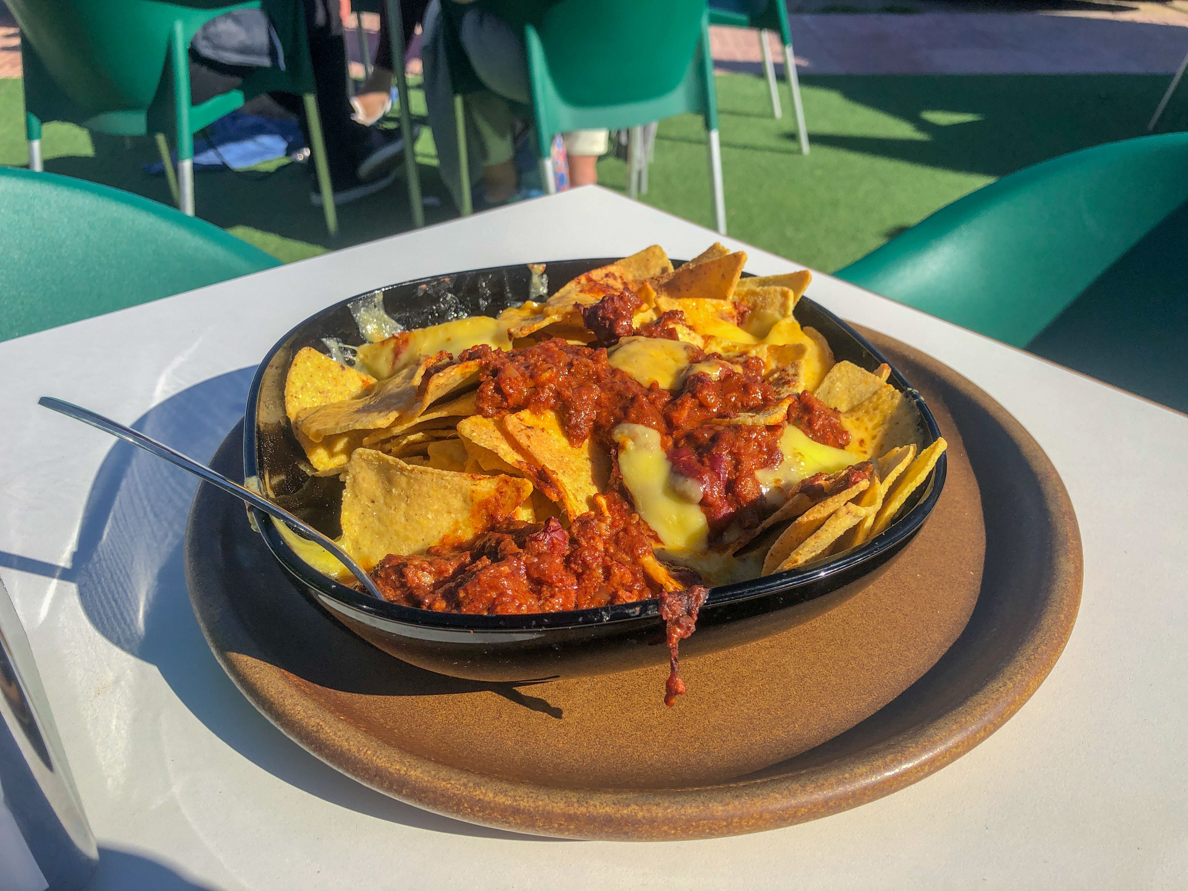 Nachos with Fluorescent Cheese (image credits: wikimedia)