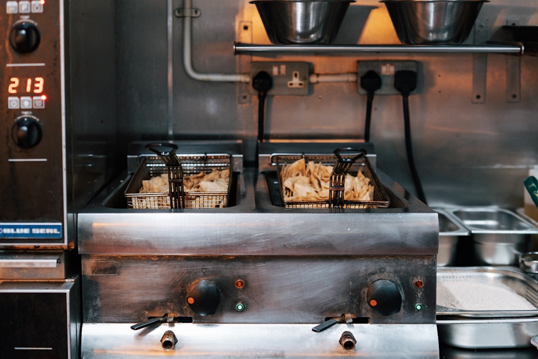 Deep Fryers - Health Concerns Meet Storage Problems (image credits: unsplash)