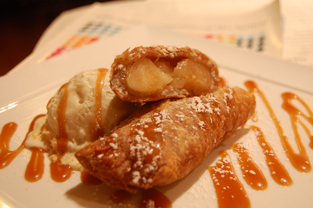 McDonald's Deep-Fried Apple Pies: The Crispy Legend That Became a Rare Treasure (Image Credits: Flickr)