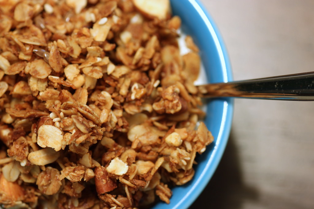 Granola That Beats Store-Bought Every Time (image credits: flickr)