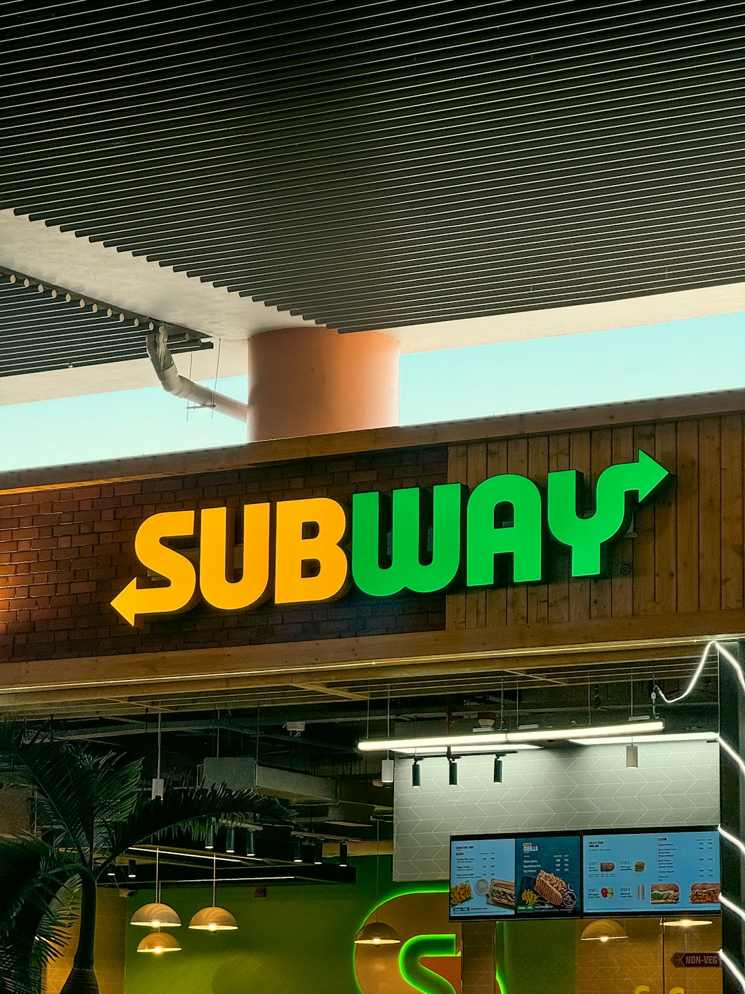 Subway - America's Sandwich Shop Loses Its Appetite Appeal (Image Credits: Unsplash)