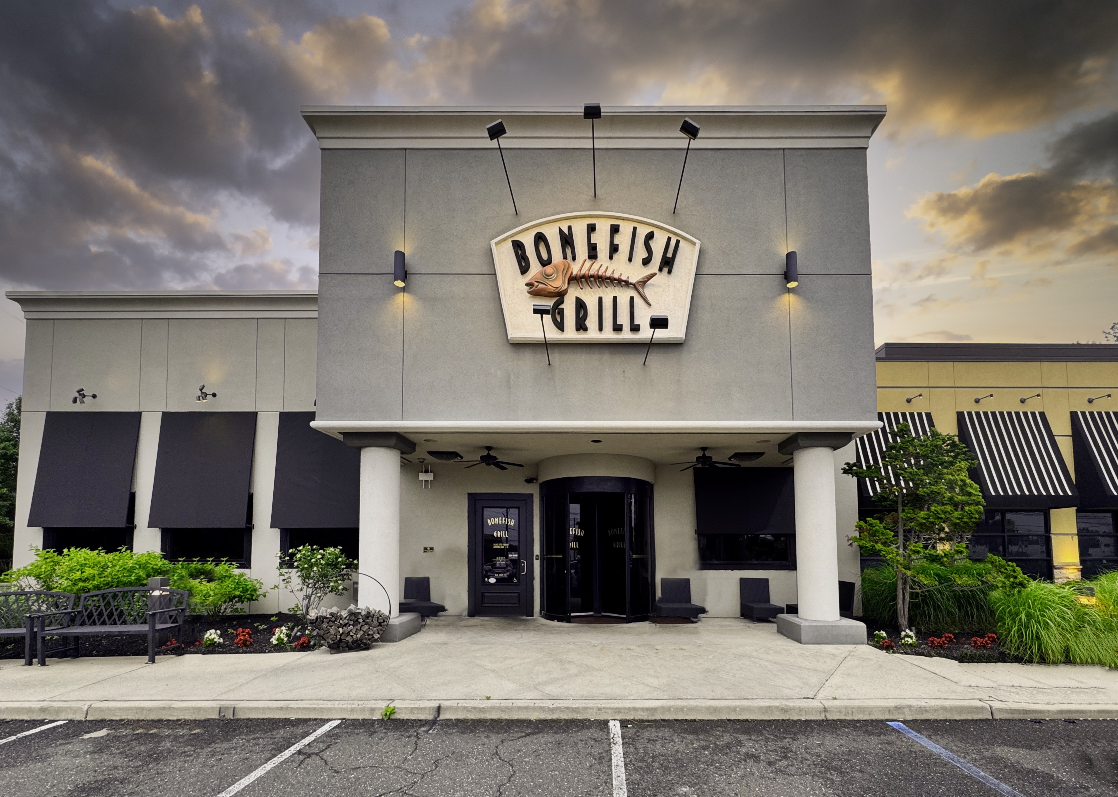 Bonefish Grill's Menu Revolution Strategy (image credits: By Harrison Keely, CC BY 4.0, https://commons.wikimedia.org/w/index.php?curid=169061744)