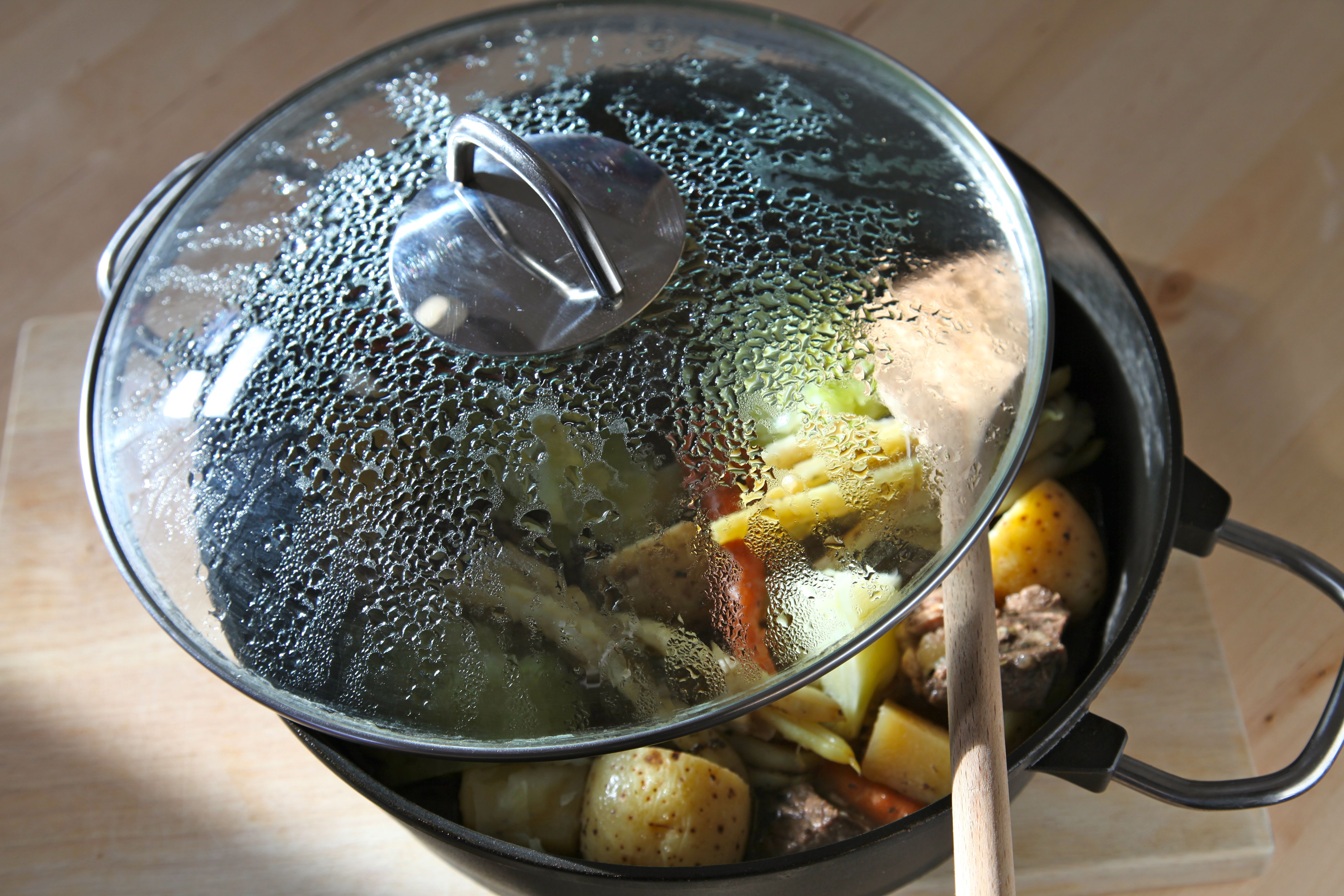 Why One Pan is Better Than Many (image credits: wikimedia)