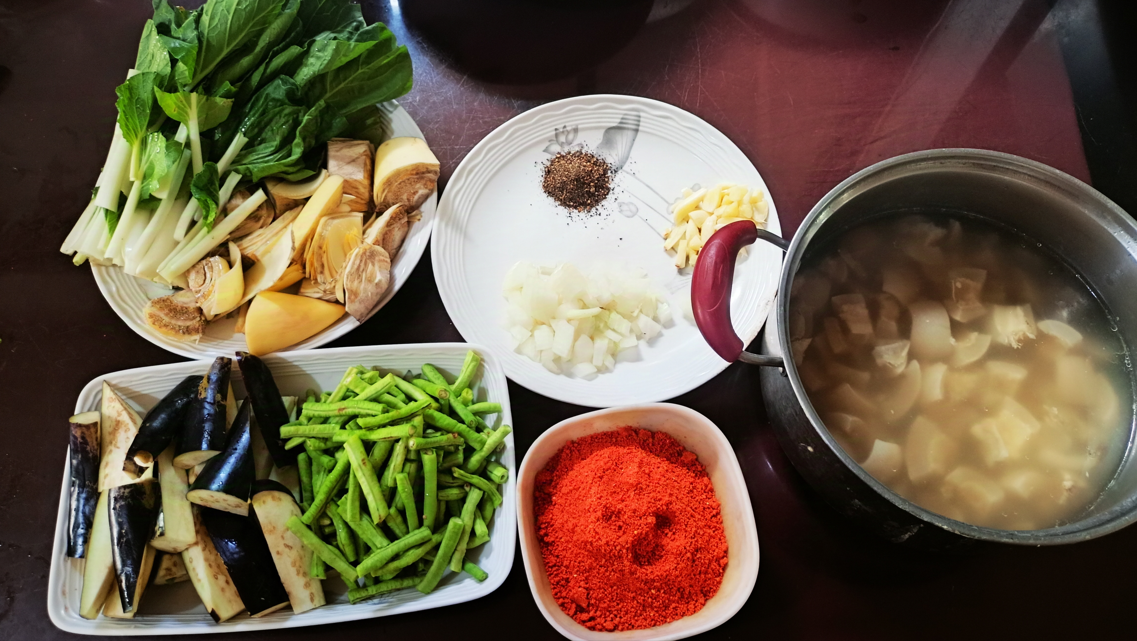Vegetable Hiding: Sneaking Nutrition Into Favorite Meals (image credits: wikimedia)
