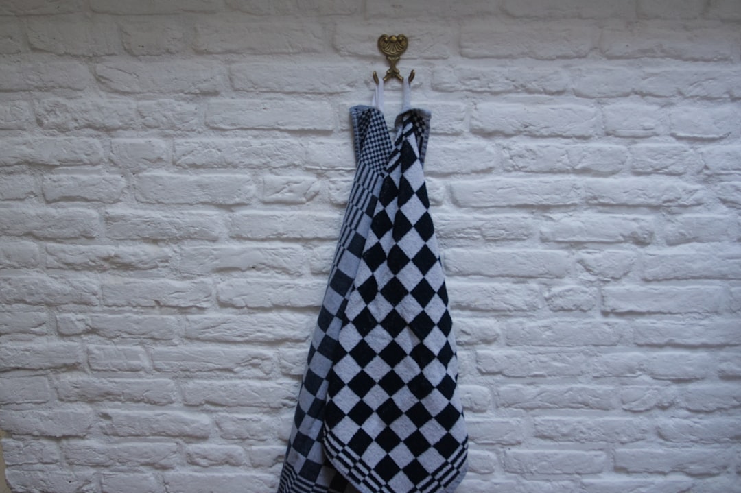 The Kitchen Tea Towel Habit That's Spreading Harmful Bacteria (image credits: unsplash)