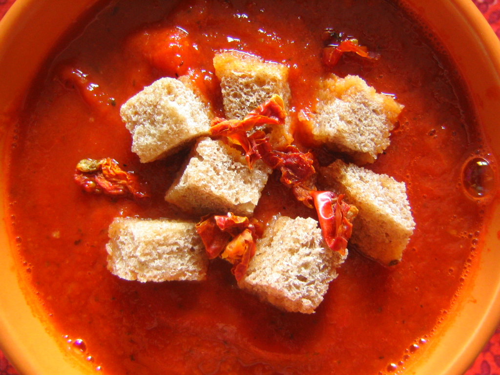 Creamy Tomato Soup Using Just Four Ingredients (image credits: wikimedia)