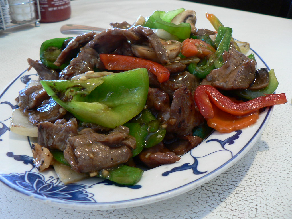 Hearty Beef and Vegetable Chili (image credits: flickr)