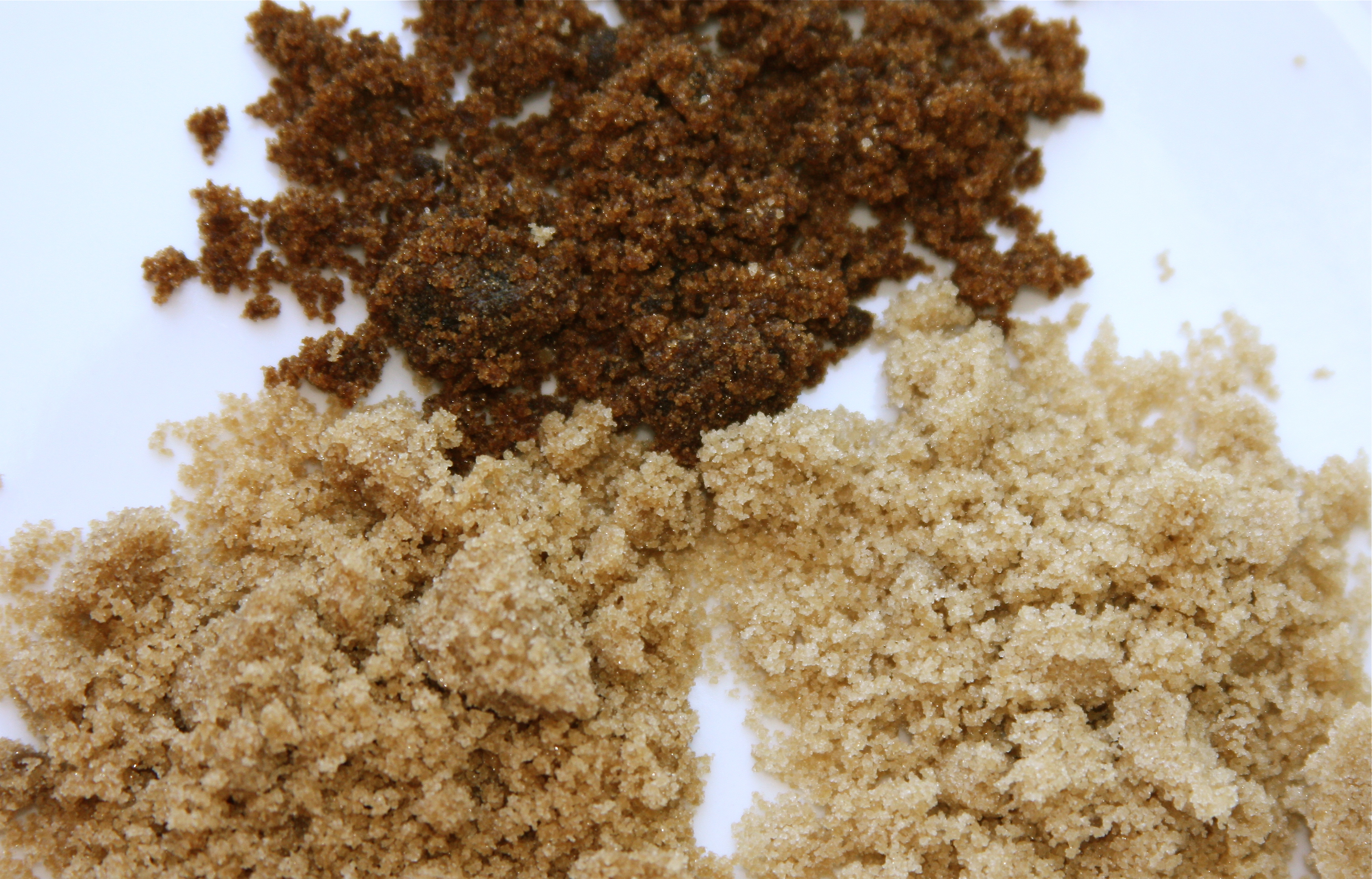 Brown Sugar That's Turned Into a Rock Formation (image credits: Moe Rubenzahl, CC BY-SA 4.0, https://commons.wikimedia.org/w/index.php?curid=11265690)