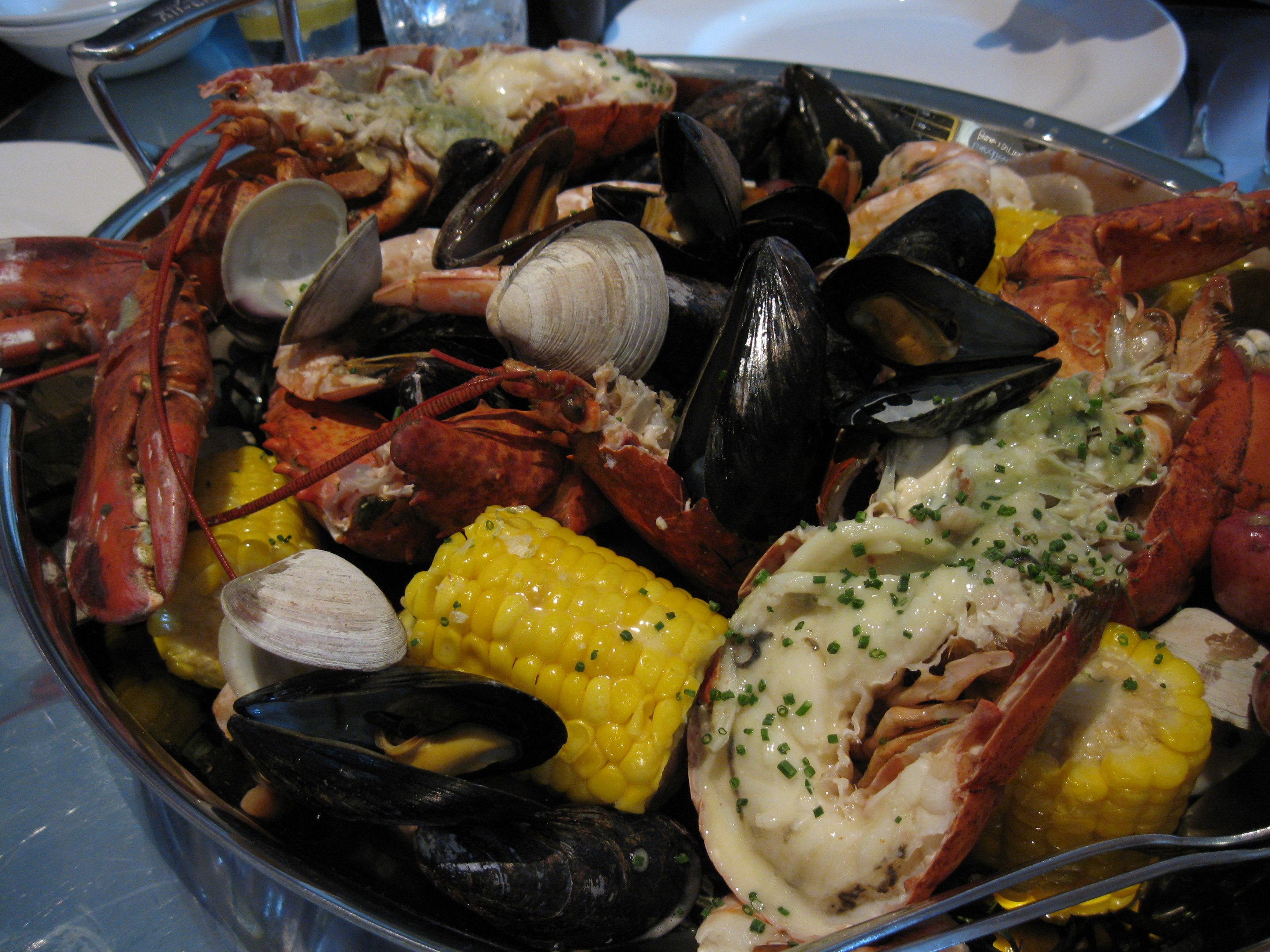 The Art of Clambake Preparation (image credits: wikimedia)