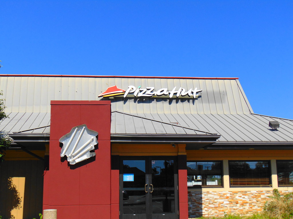 Hardee's Faces an Uphill Battle (image credits: flickr)
