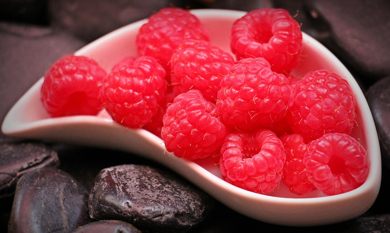 Raspberries - The Delicate Jewels of Gourmet Cooking (image credits: pixabay)