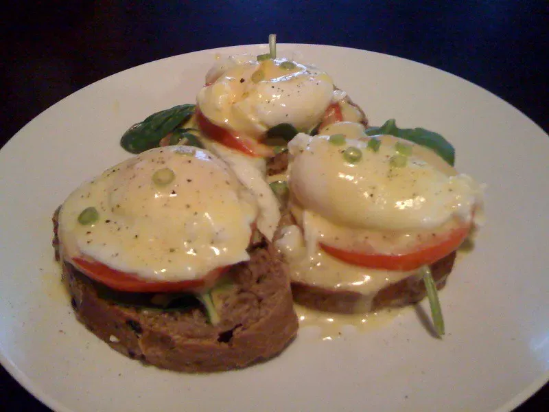 4. Hollandaise: The Emulsified Rebel That Changed Brunch Forever (hashc0de, Flickr, CC BY-SA 2.0)