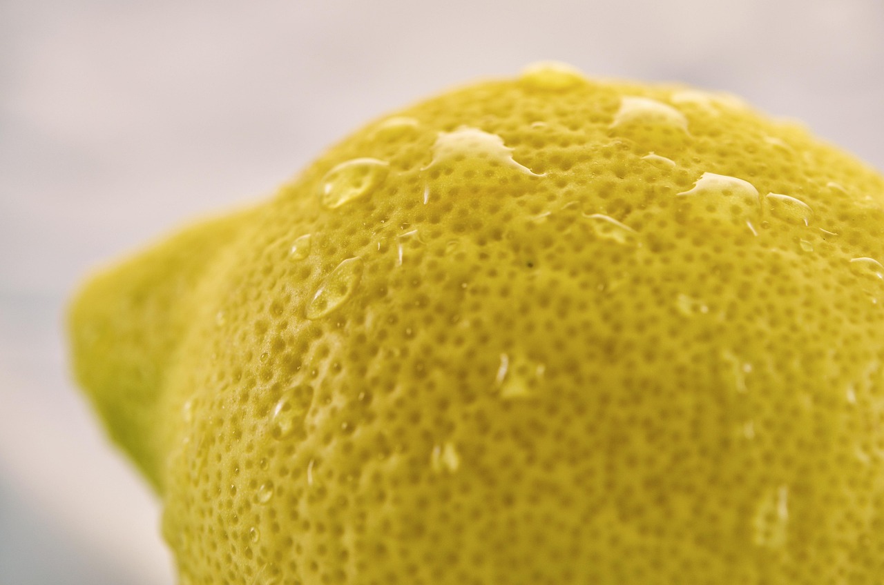 Lemon Zest: The Brightness Booster (image credits: pixabay)