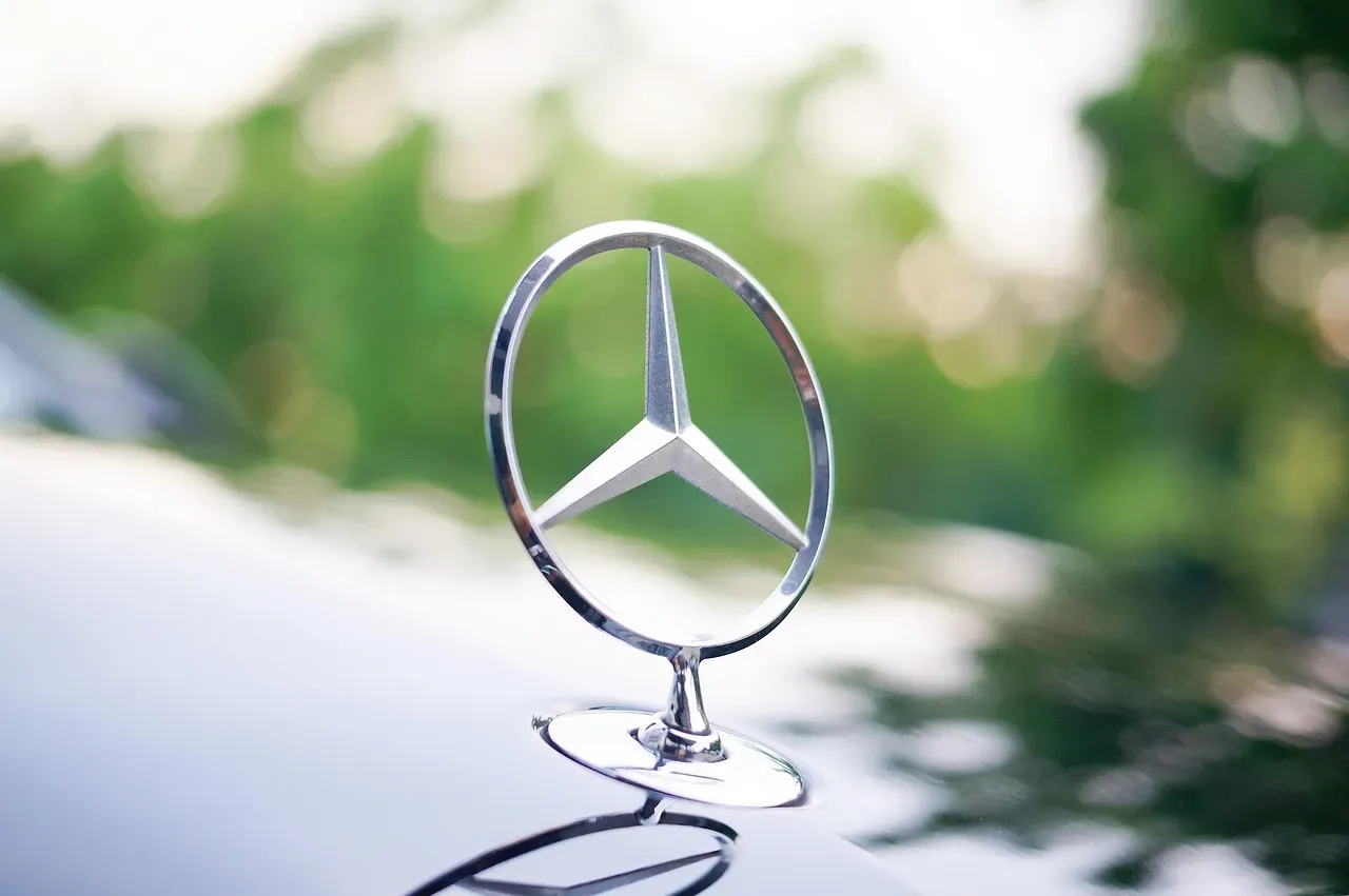 3. Mercedes-Benz: Luxury Pricing, Below-Average Reliability (Image Credits: Pixabay)