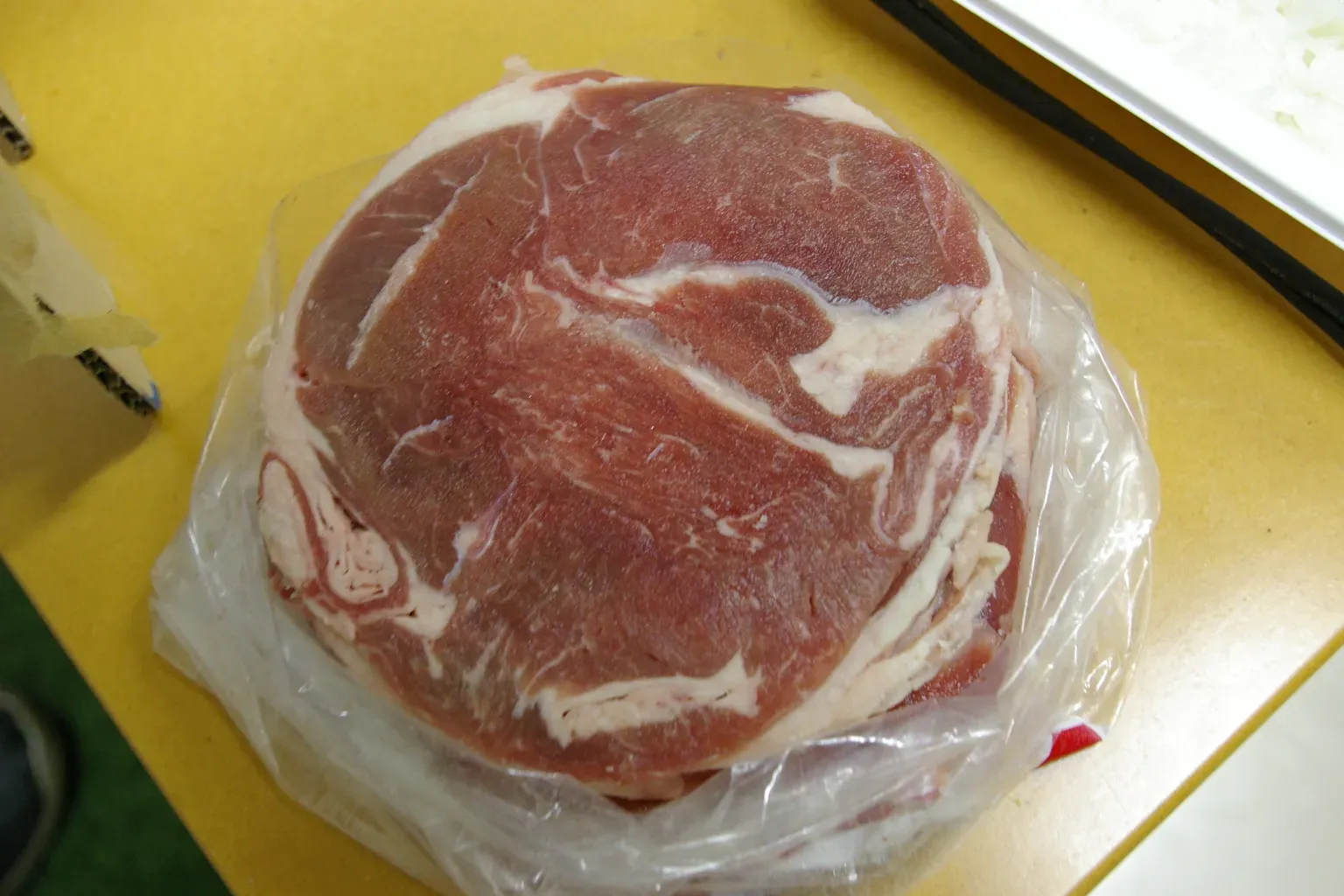 Thawed Meat Refrozen Without Cooking (Image Credits: Wikimedia)
