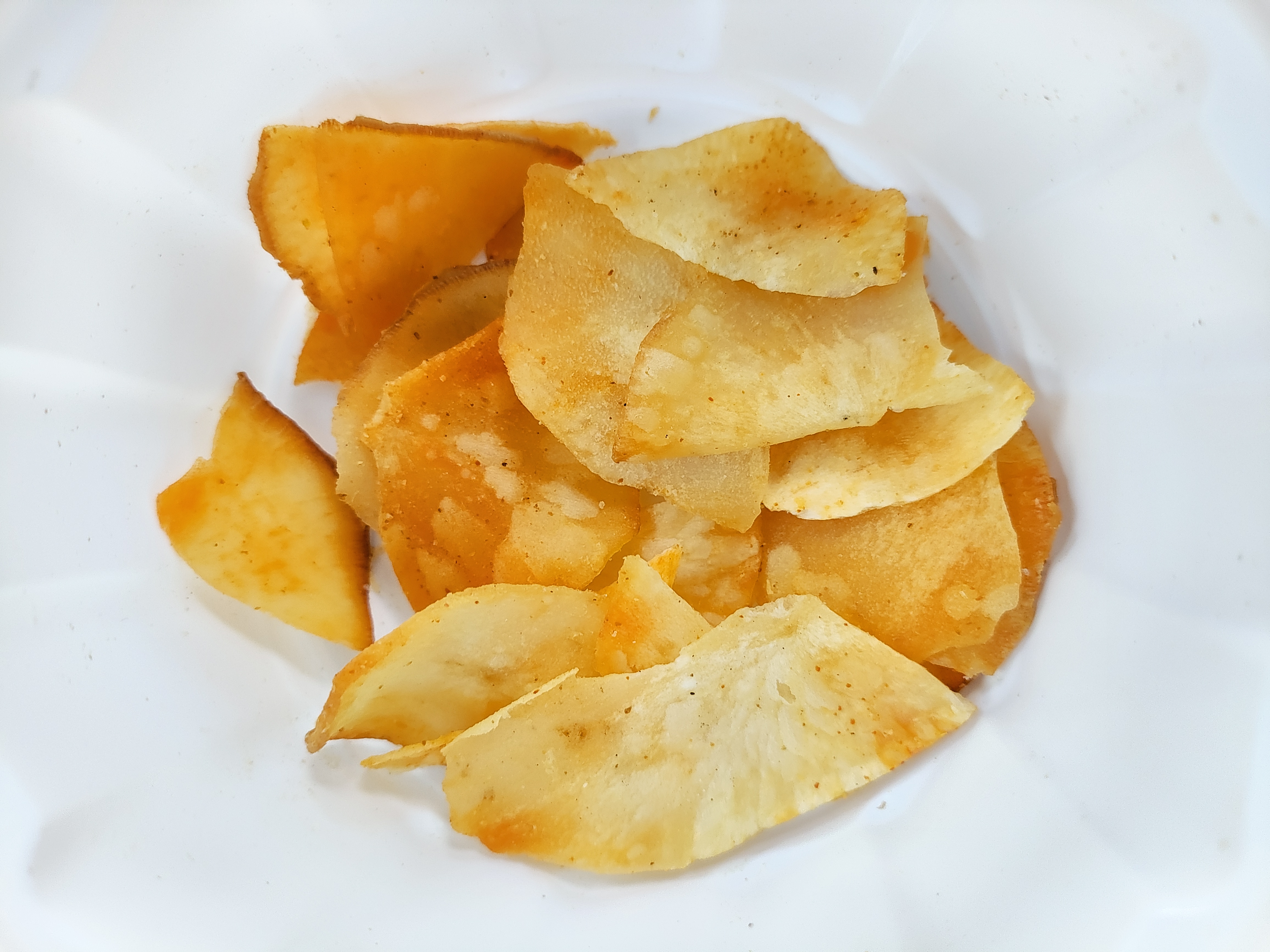 Vegetable Chips: Crunchy but Not as Nutritious as You Think (image credits: wikimedia)
