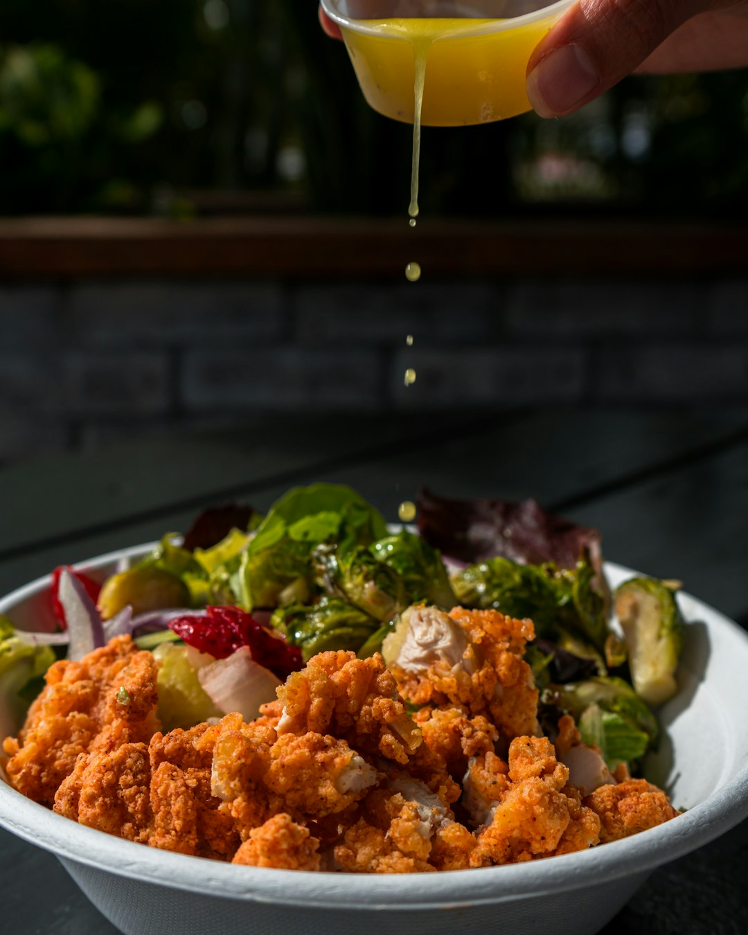 Minnie Pearl's Chicken: When Country Music Met Fried Chicken (image credits: unsplash)