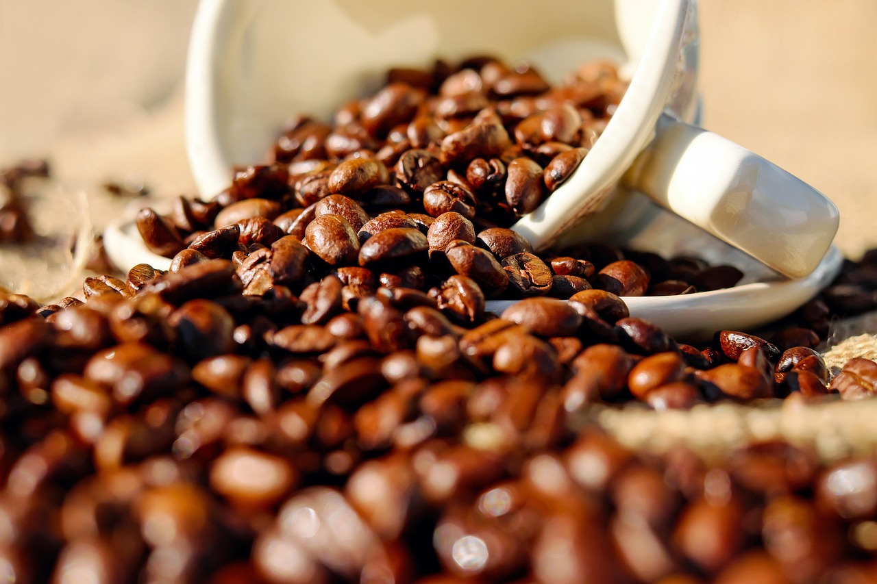 Coffee Beans: Morning Rituals in Jeopardy (image credits: pixabay)