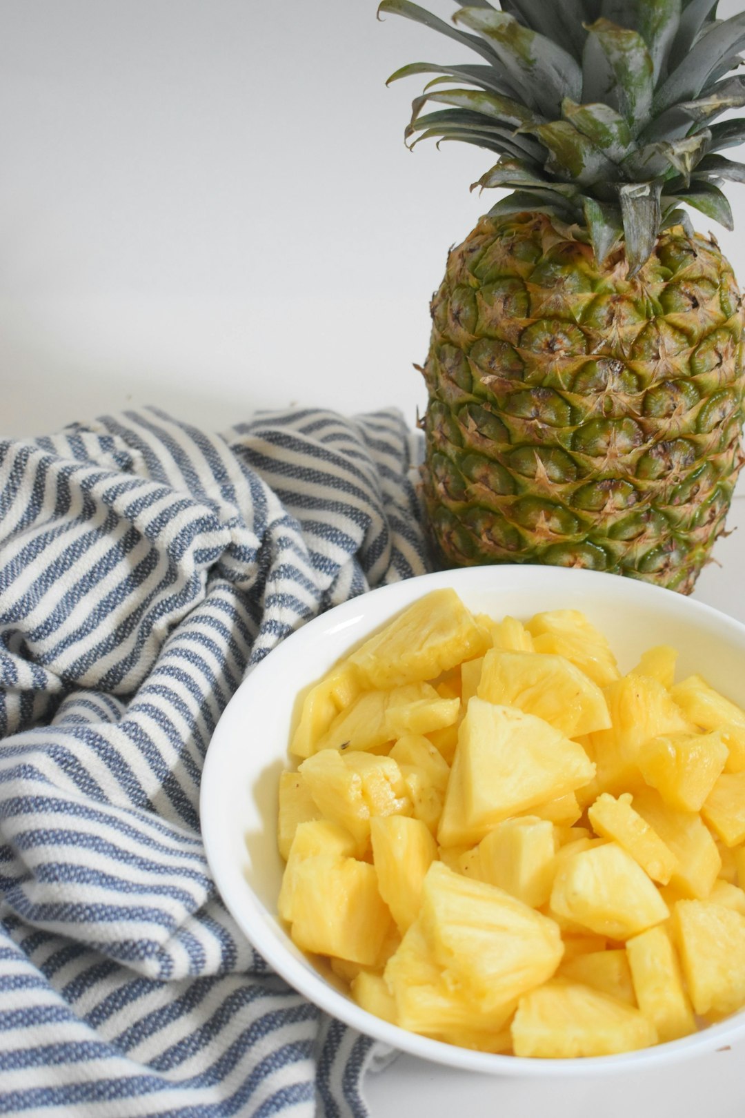 Pineapple: Tropical Hydration (image credits: unsplash)