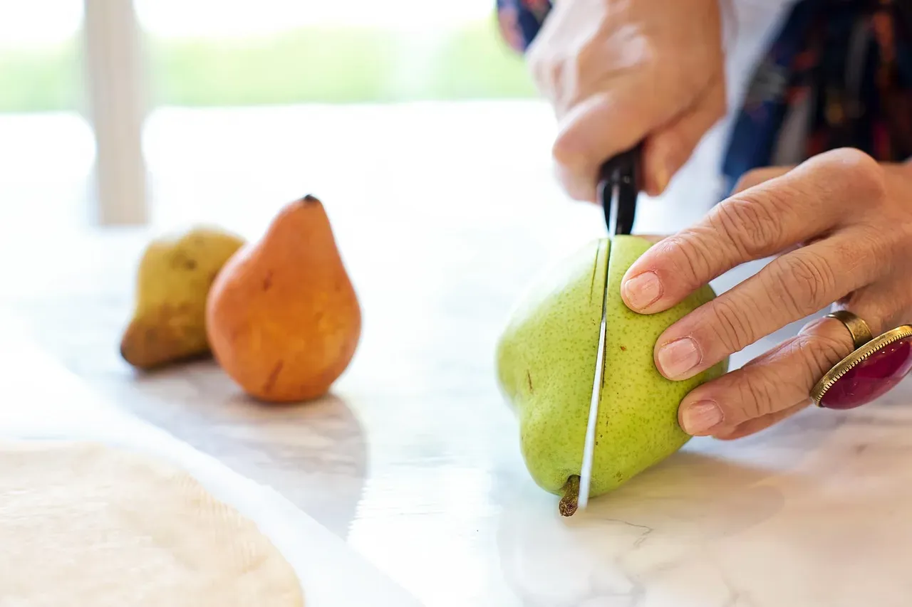 Cutting Your Own Fruit Takes Less Time Than You Think (Image Credits: Pixabay)