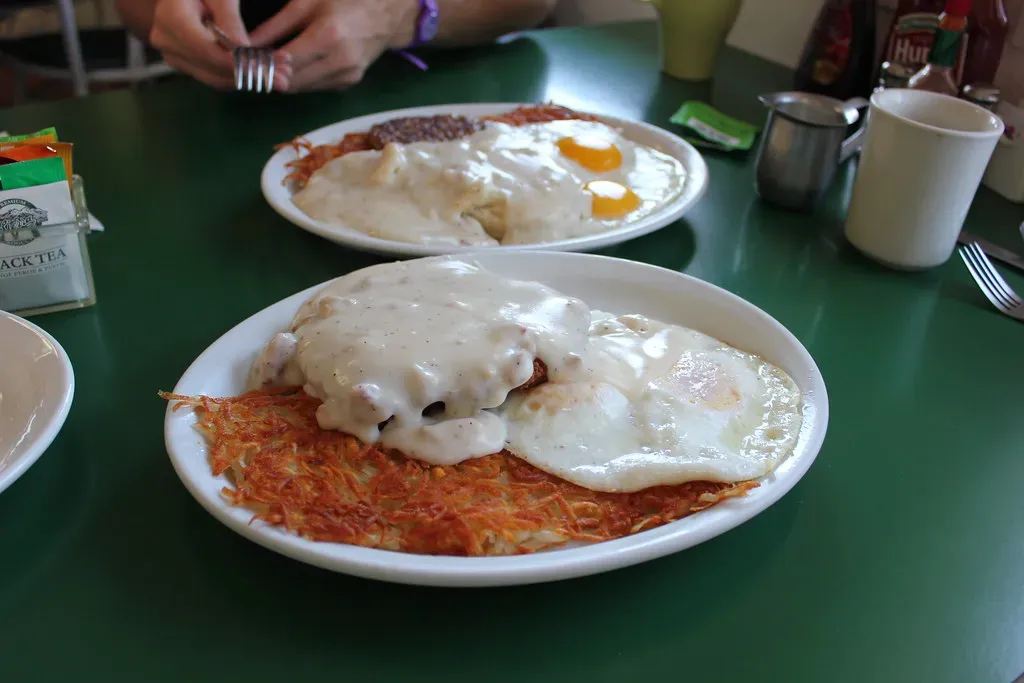 6. Biscuits and Sausage Gravy (Image Credits: Flickr)