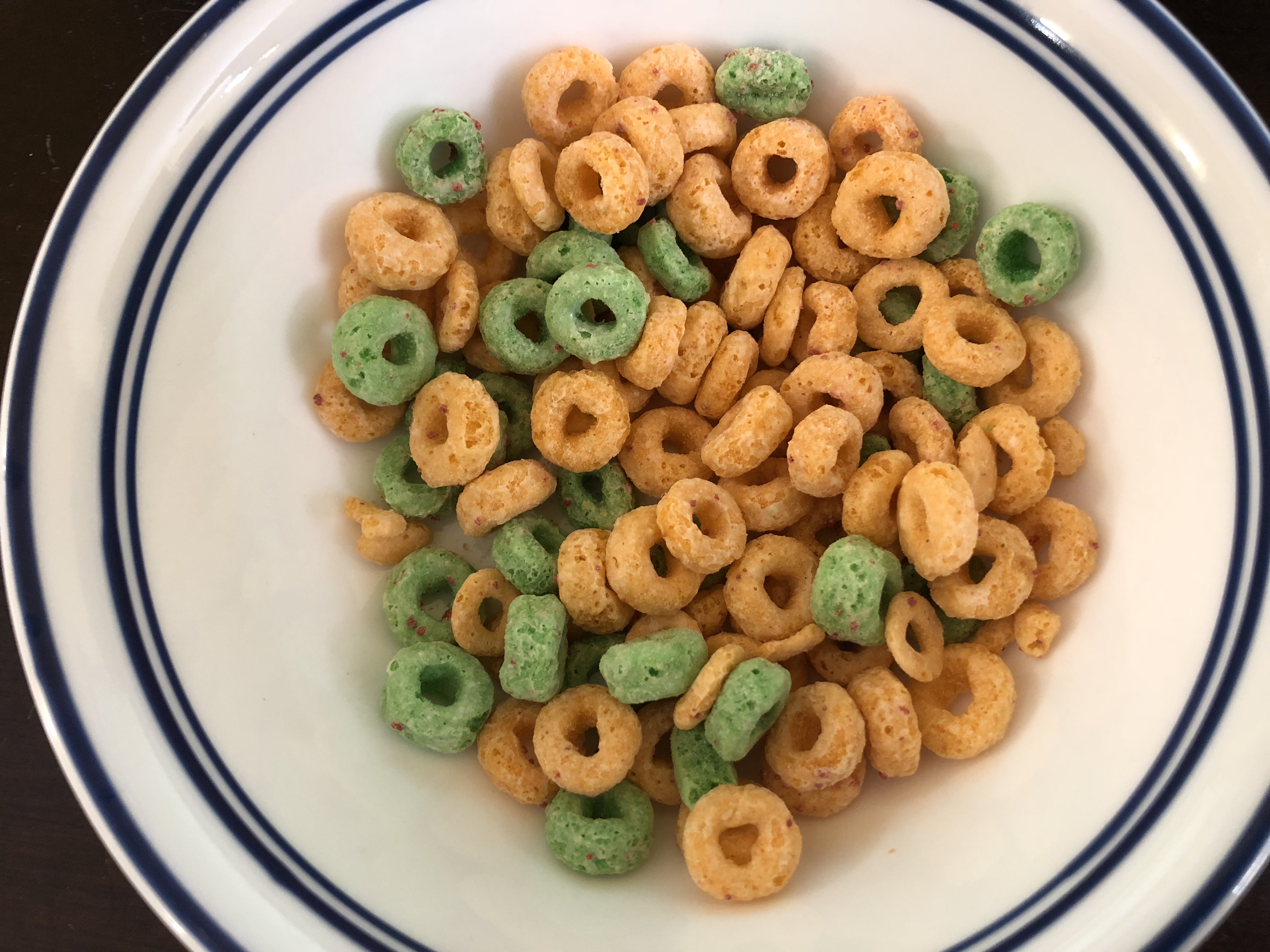 The Original Apple O's from 1965 (Image Credits: Wikimedia)