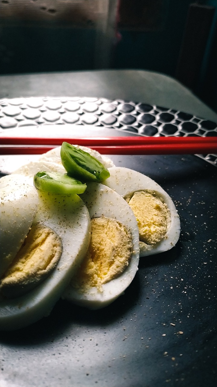 5. Hard-Boiled Eggs: The Science of Satiety in a Shell (image credits: pixabay)