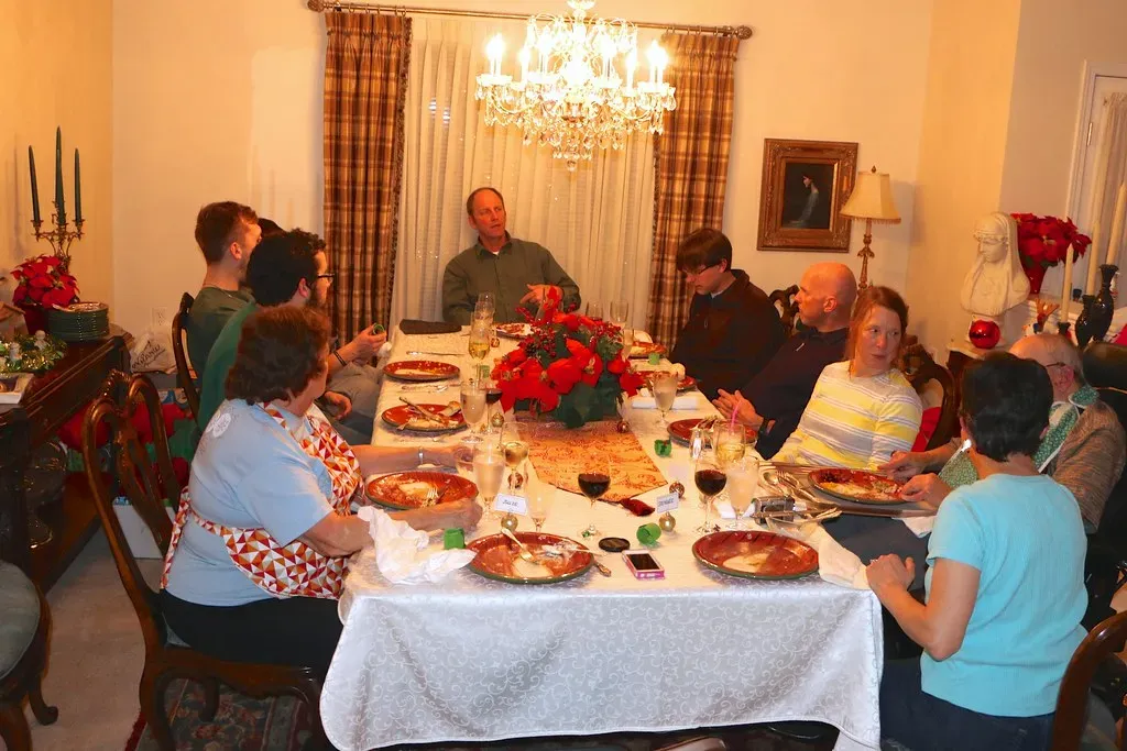 6. Rushing the Pace or Disrupting the Rhythm of the Meal (OakleyOriginals, Flickr, CC BY 2.0)