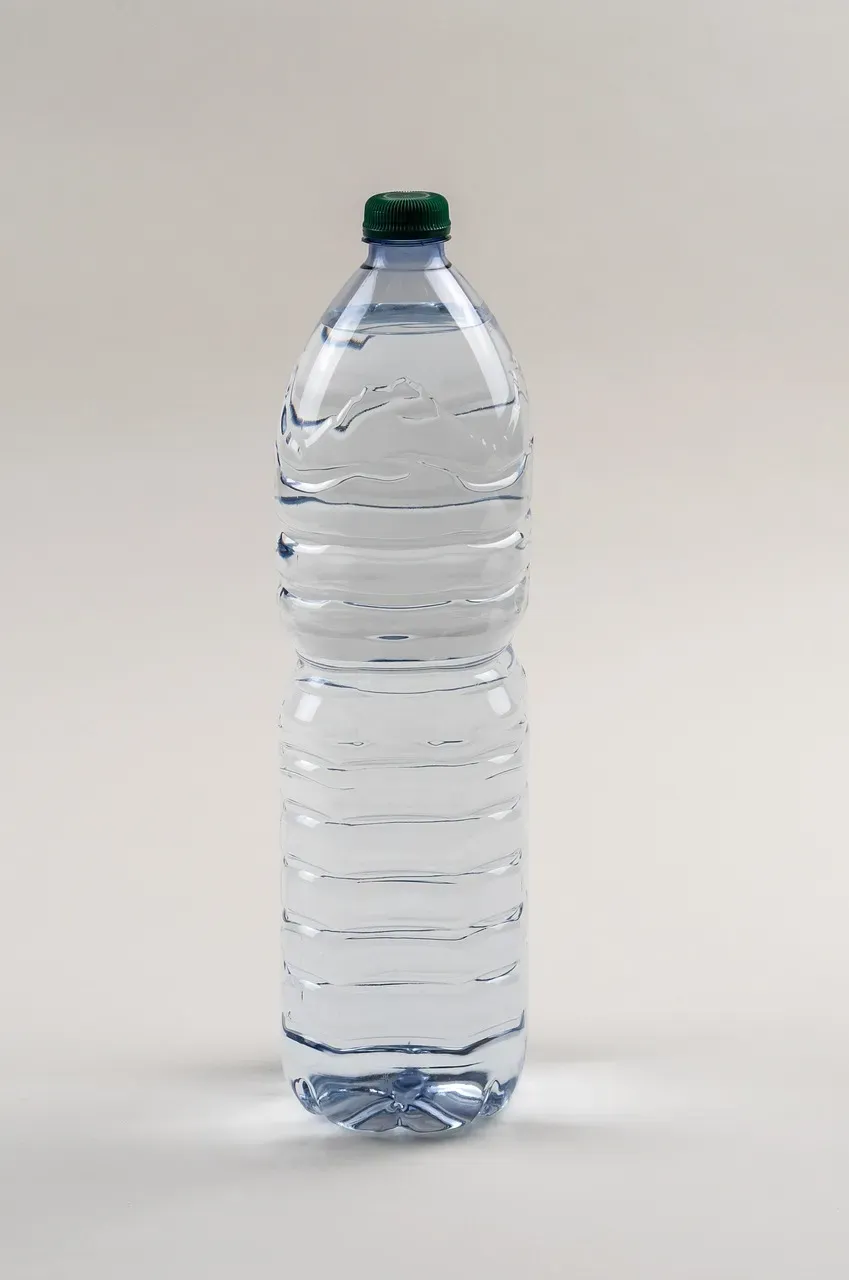 2. Bottled Water: The Invisible Rip-Off (Image Credits: Pixabay)