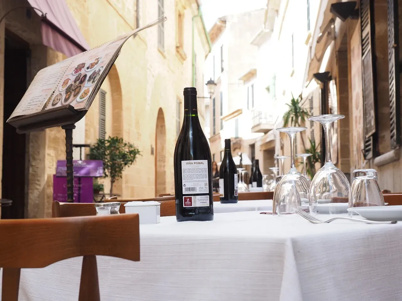 The Second Cheapest Bottle Scam (Image Credits: Pixabay)