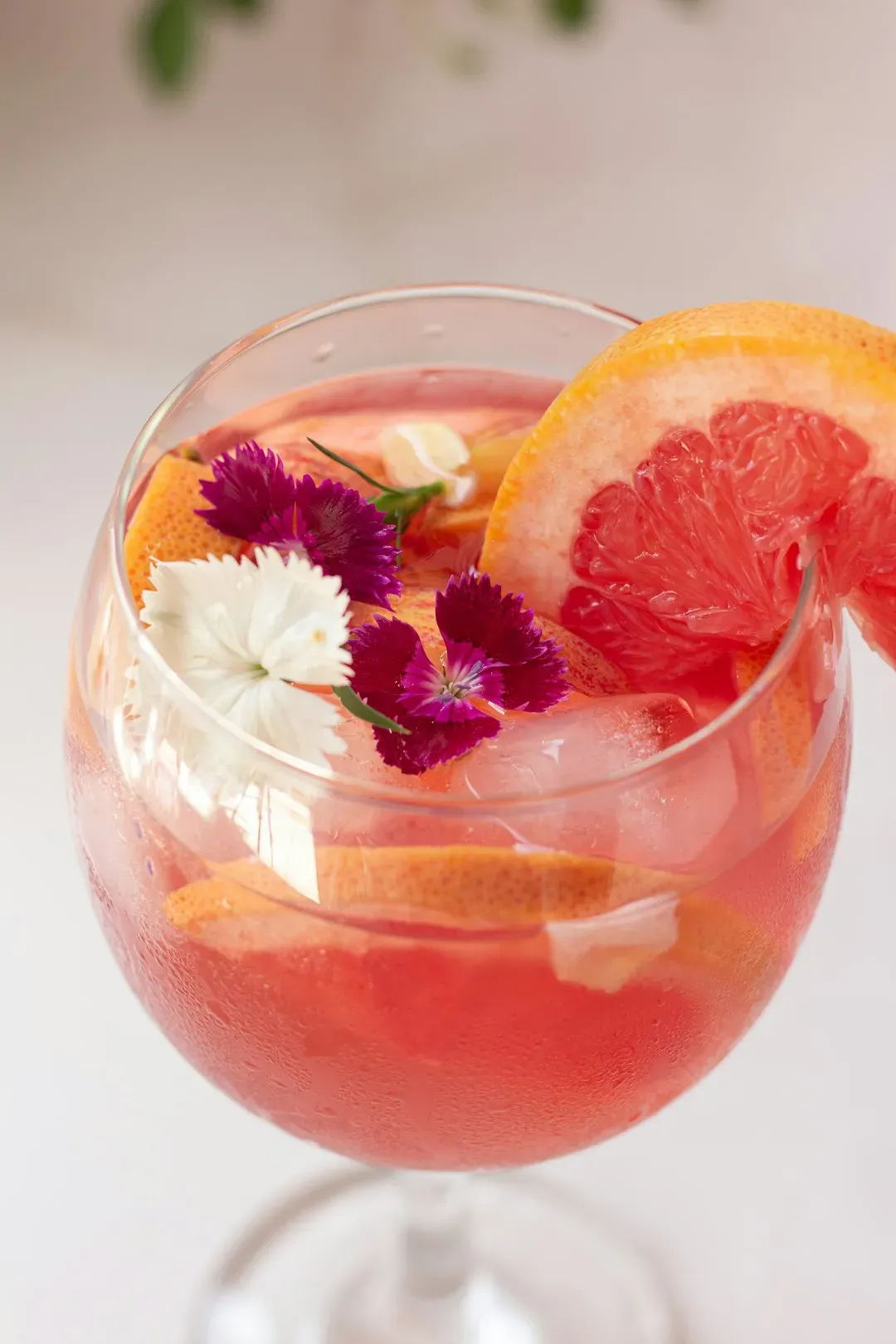 Specialty Cocktails Swimming in Flowers (Image Credits: Unsplash)