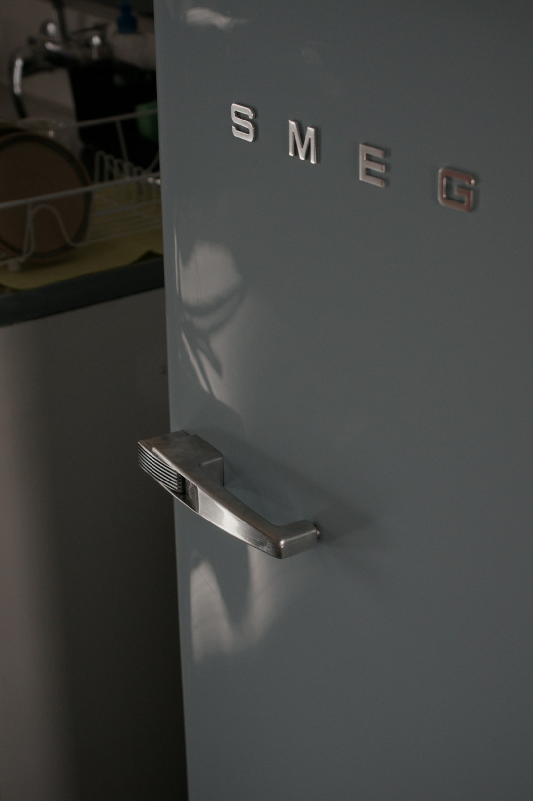 Retro-Style SMEG Appliances Making Modern Waves (Image Credits: Unsplash)