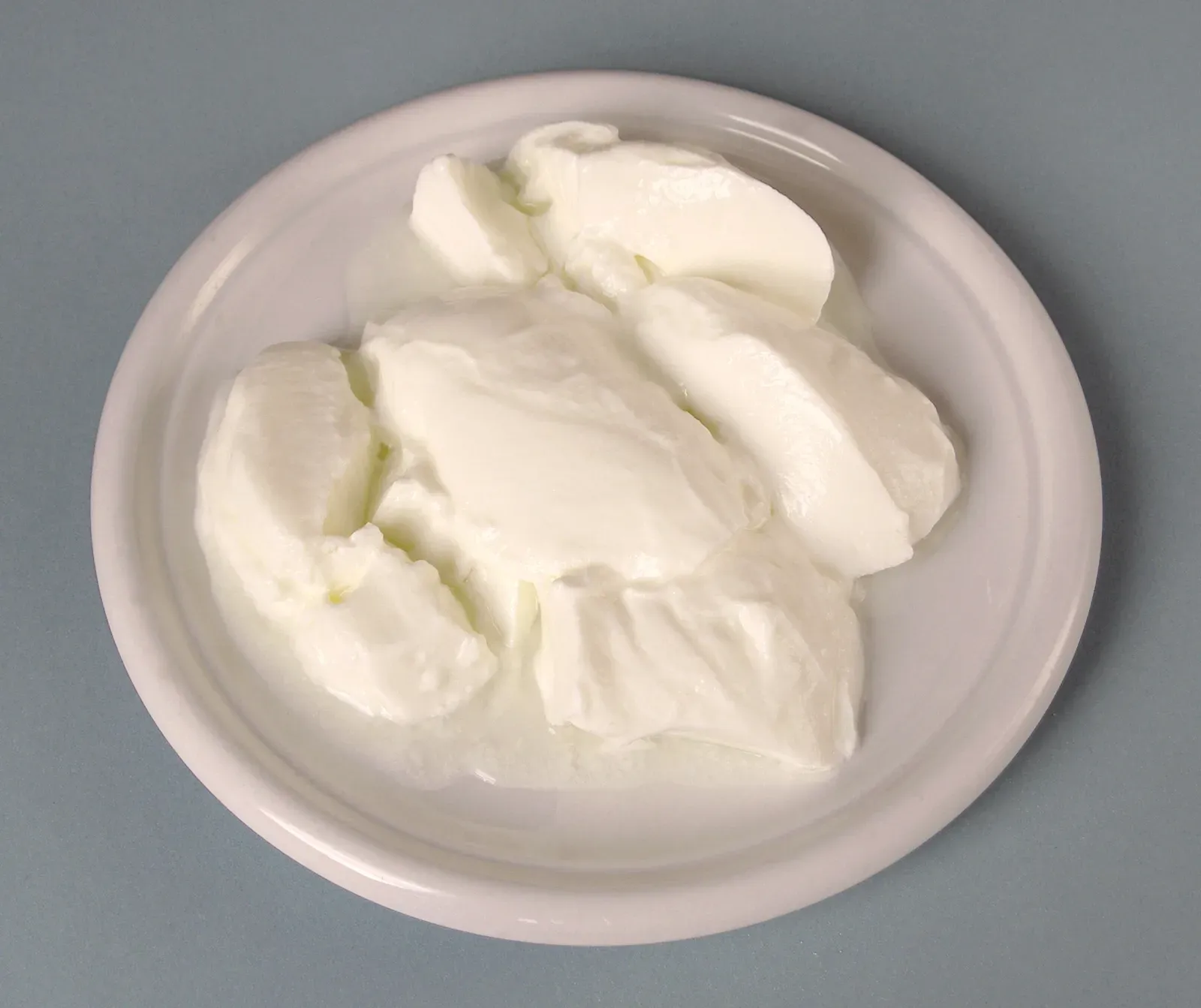 1. Flavored Greek Yogurt (Image Credits: Wikimedia)