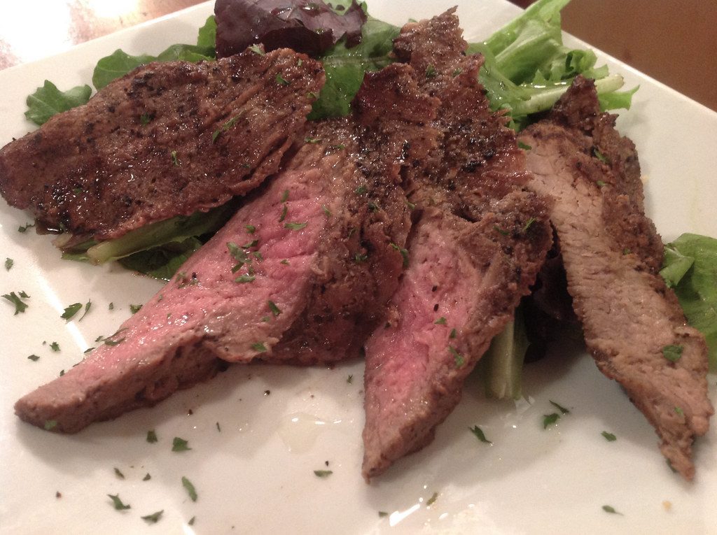 Steak & Ale: America's Original Casual Dining Pioneer Returns (Image Credits: Flickr)