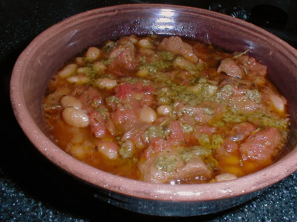 Traditional Cassoulet: The Three-Day French Stew (Image Credits: Flickr)