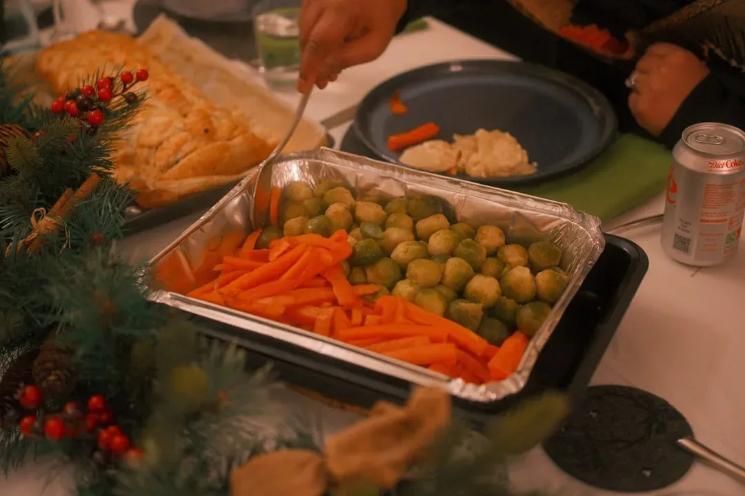 6. The Banquet Foods Tray: The First Real Competitor (Image Credits: Unsplash)