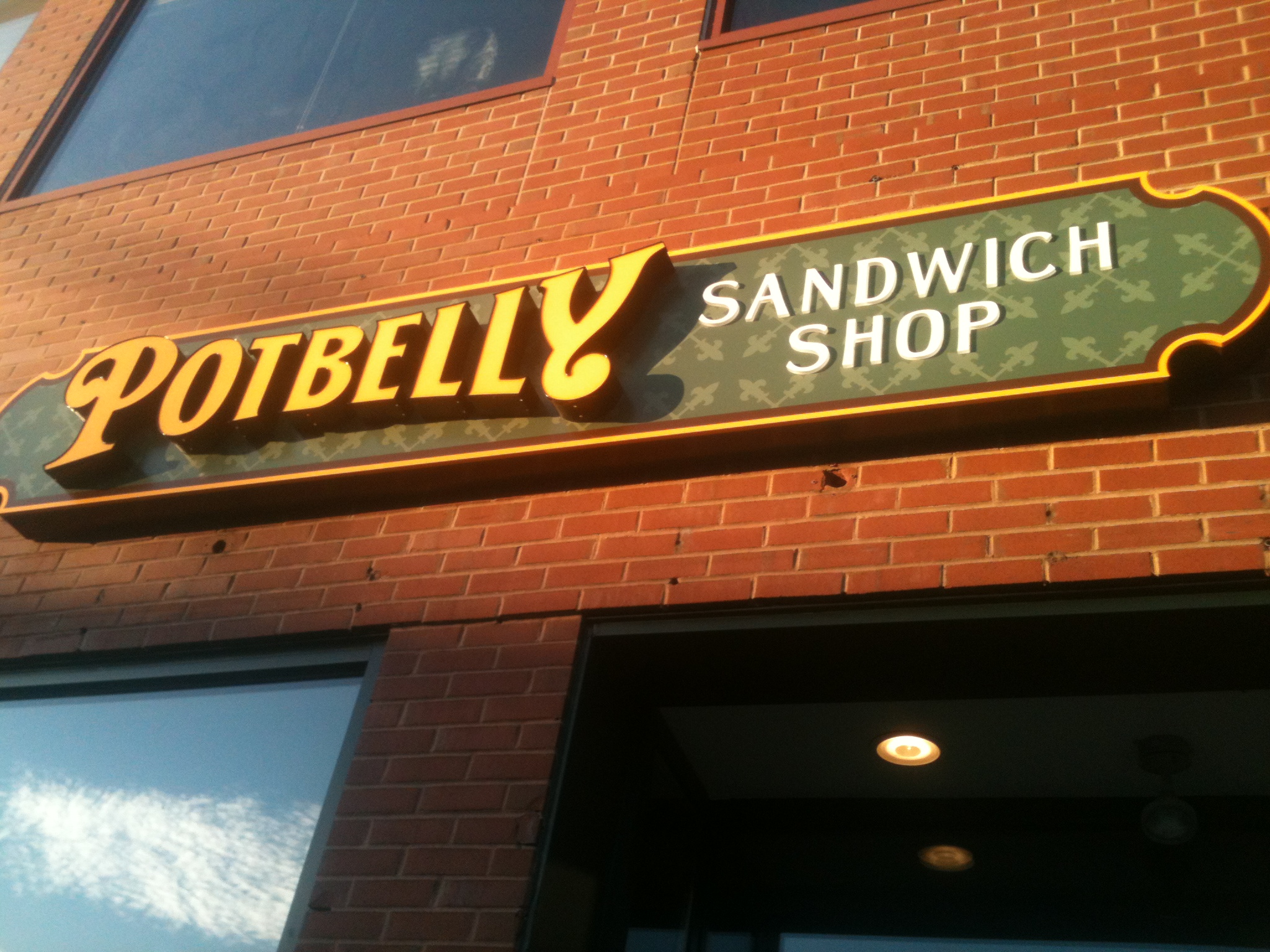 Potbelly: The Illinois Comeback Story That Captivated America (image credits: wikimedia)