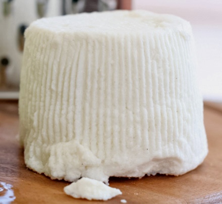 The Role of Ricotta in Modern Cuisine (image credits: wikimedia)