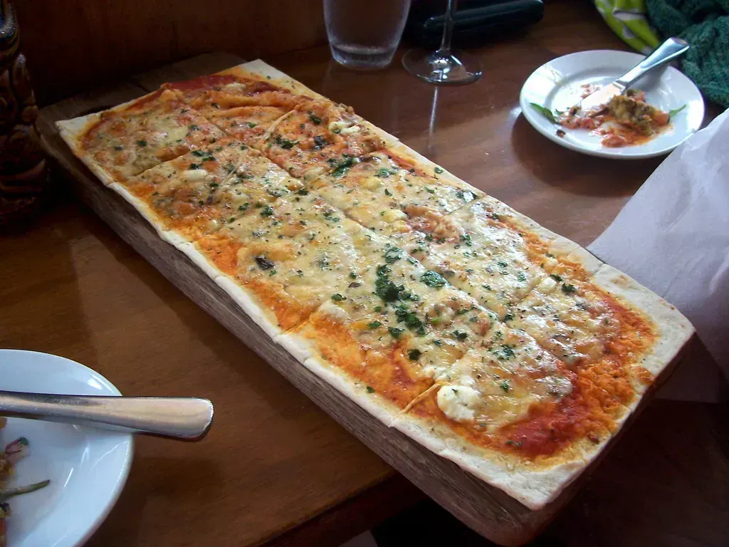 5. Freschetta Naturally Rising Crust Four Cheese: Good Dough, Busy Toppings (Image Credits: Flickr)