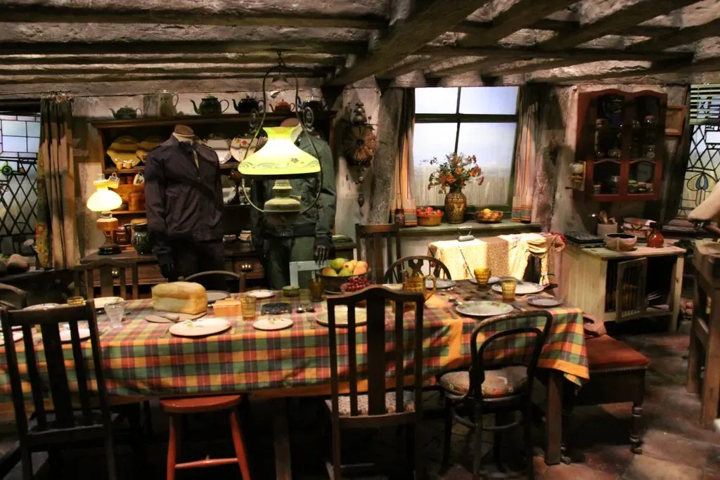 The Experience Economy Fallacy: When Theater Replaces Food (Image Credits: Flickr)