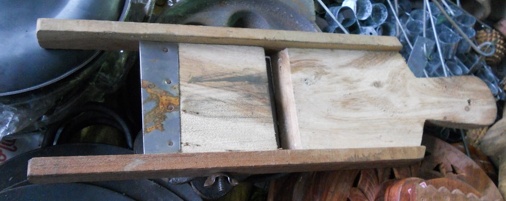 6. Mandoline Slicer (image credits: wikimedia)