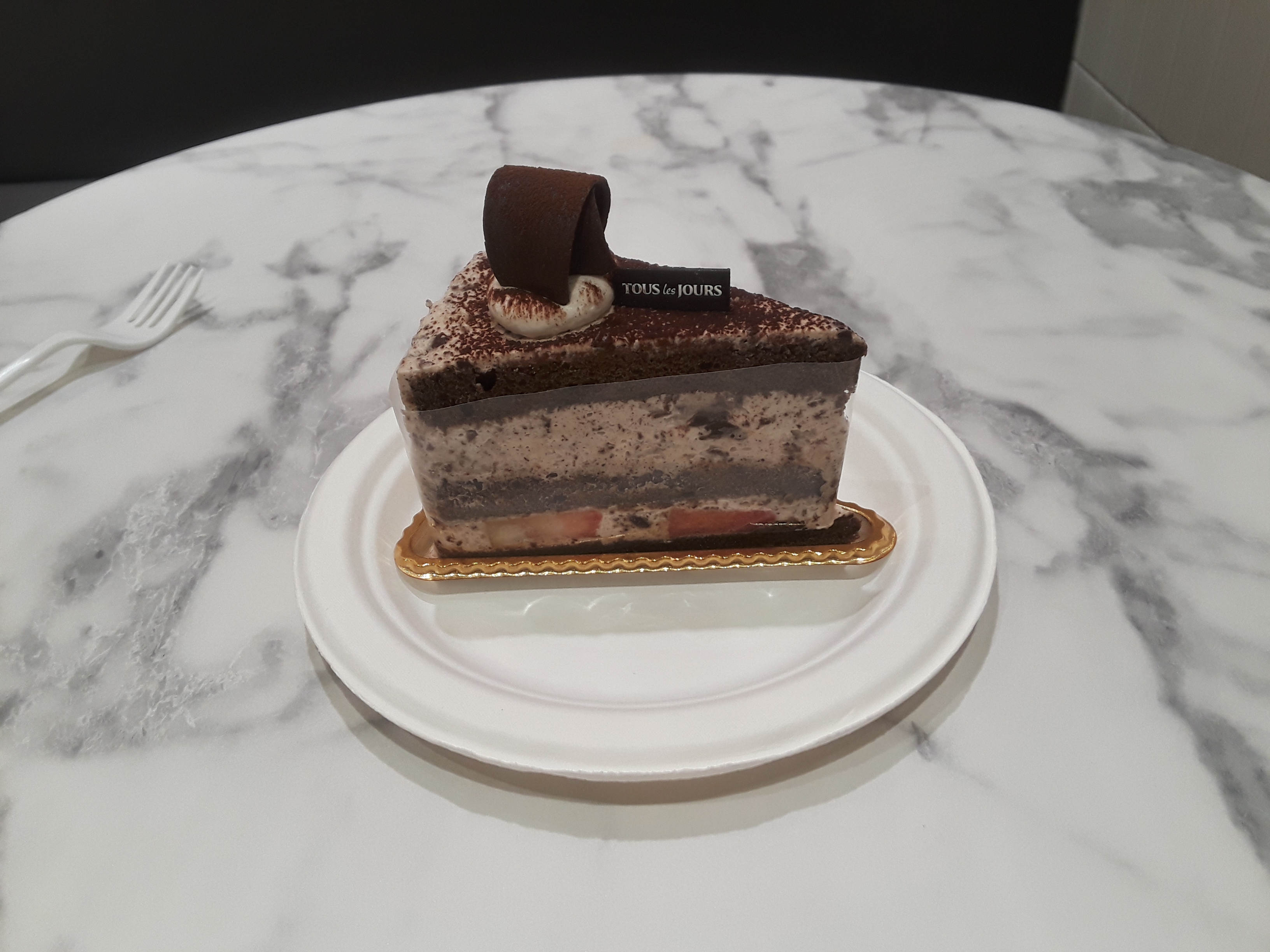 How Cloud Cake Became a Viral Sensation (image credits: wikimedia)