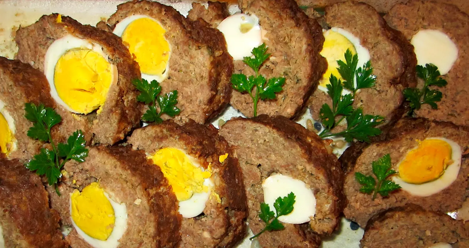 High-Protein Diets That Restrict Carbs Quietly Strip Out Fiber (By Tashkoskim, CC BY-SA 4.0)