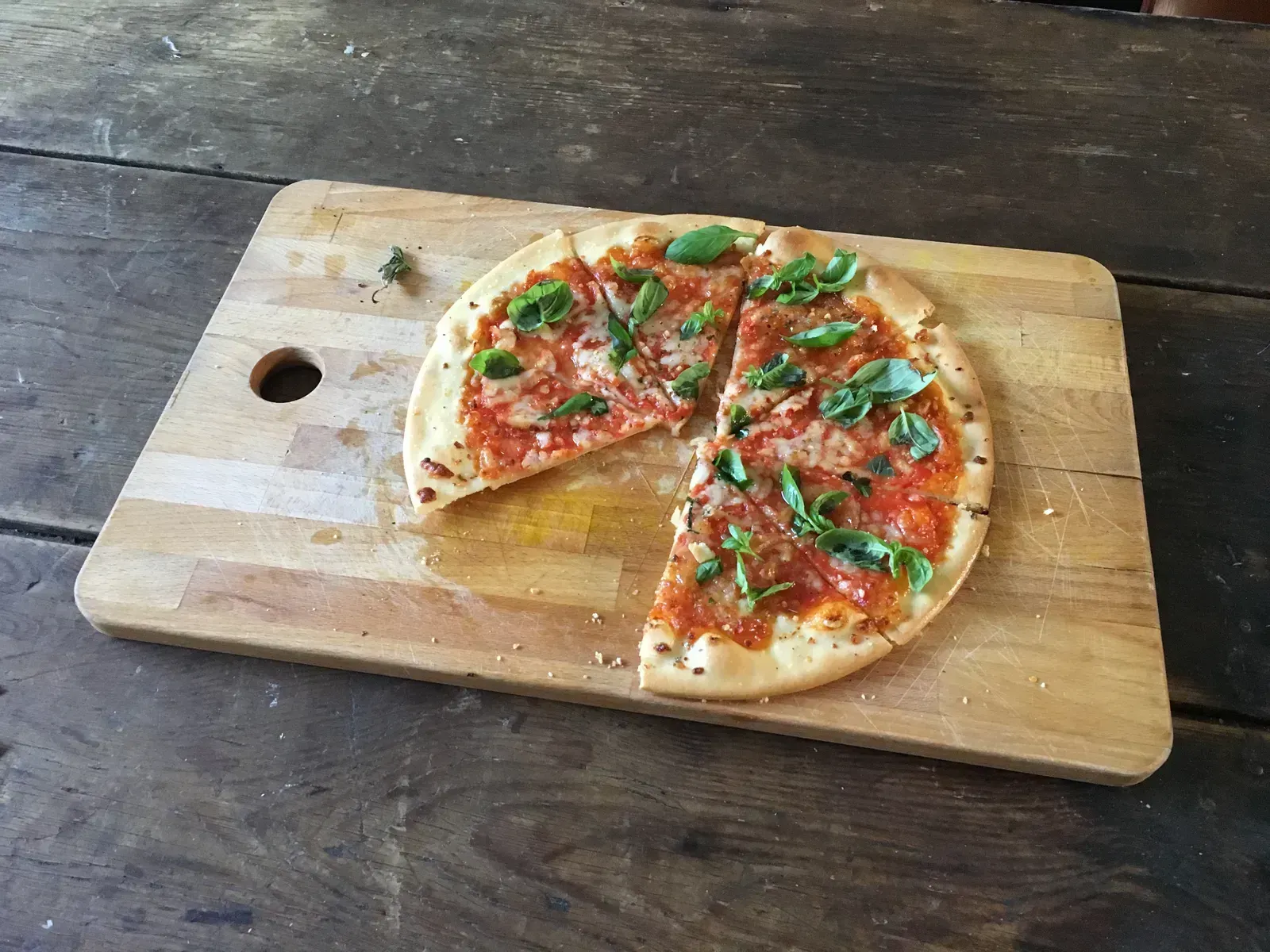 4. Amy’s Margherita Pizza: Organic, Lighter, and Closer to the Real Thing (Image Credits: Wikimedia)