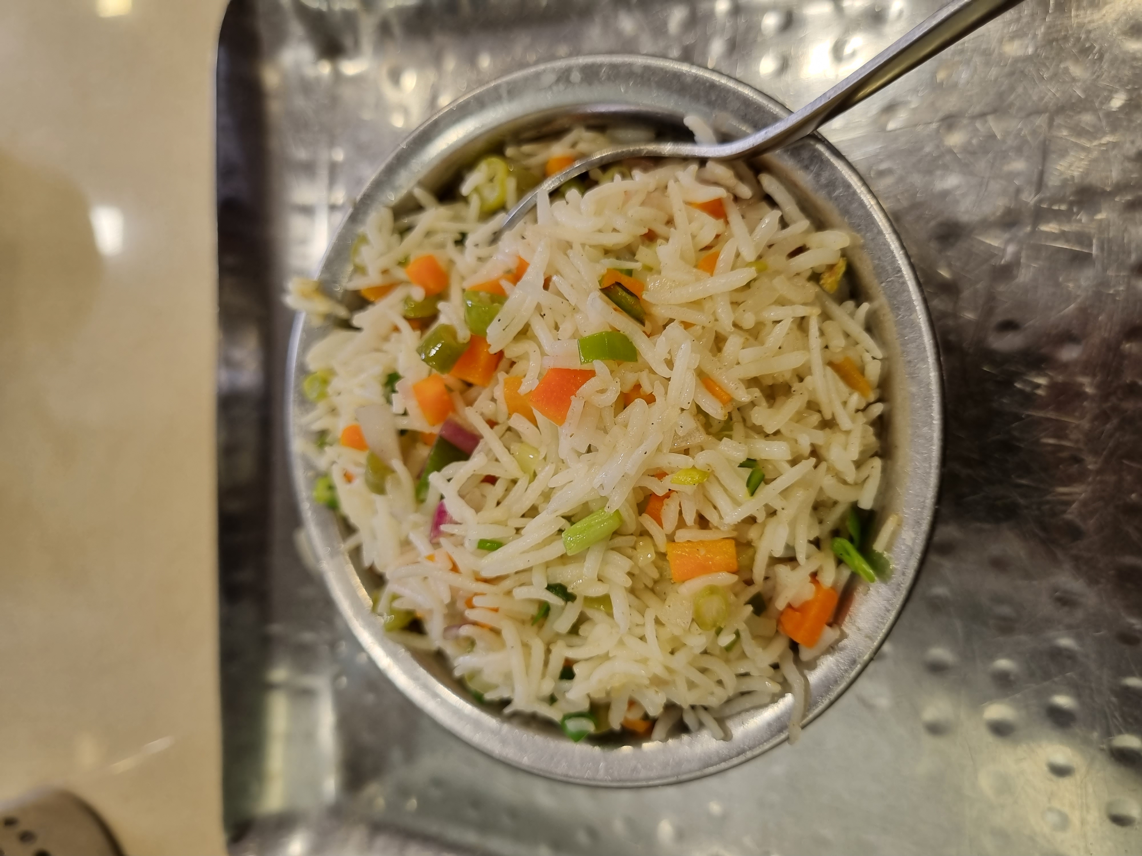 Rice and Vegetable Bowl: A Simple and Satisfying Meal (image credits: wikimedia)