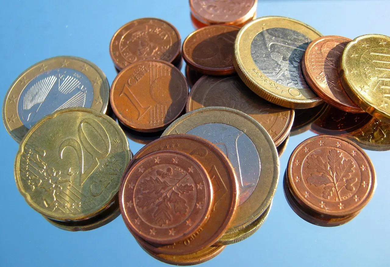 Customer Reactions Are All Over the Map (Image Credits: Pixabay)